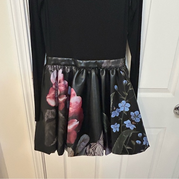 Alice + Olivia Chara Long Sleeve Faux Leather Skirt Dress In The Wind Floral Sz0 - Picture 8 of 12